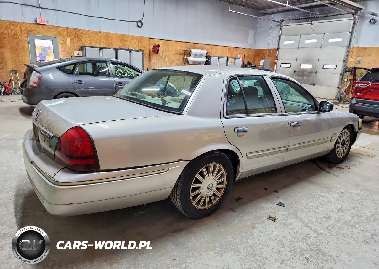 2010 Mercury Grand Marquis Ls VIN:2MEBM7FV0AX623791 - 3