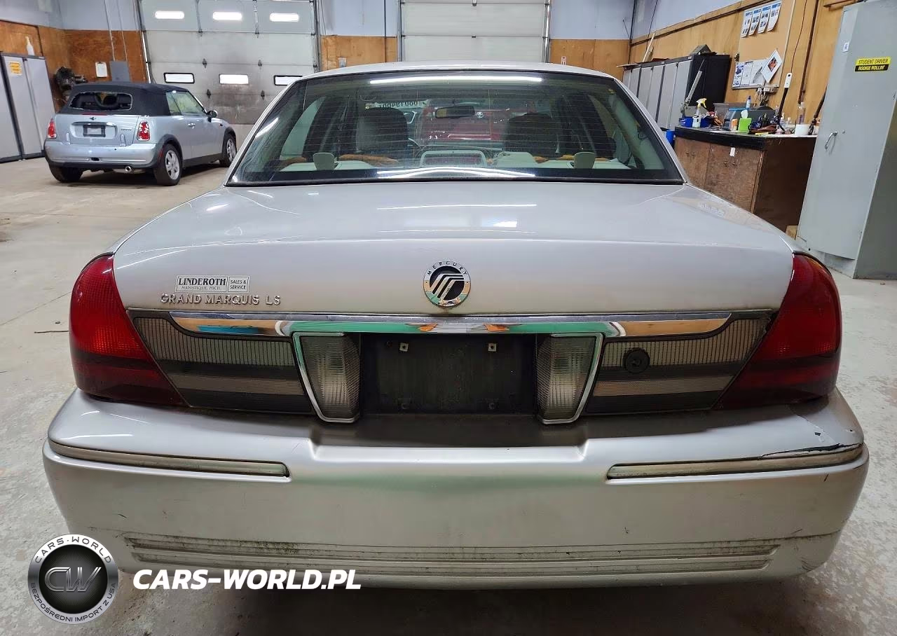 2010 Mercury Grand Marquis Ls VIN:2MEBM7FV0AX623791 - 6