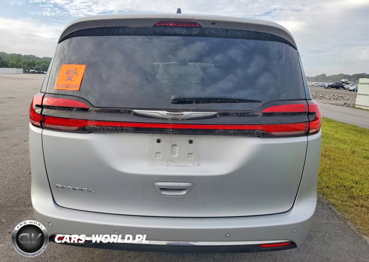 2023 Chrysler Pacifica Touring L VIN:2C4RC1BG8PR582198 - 6