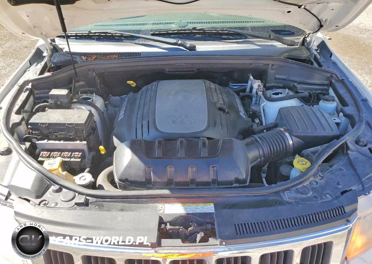 2011 Jeep Grand Cherokee Laredo VIN:1J4RR4GT4BC608961 - 12