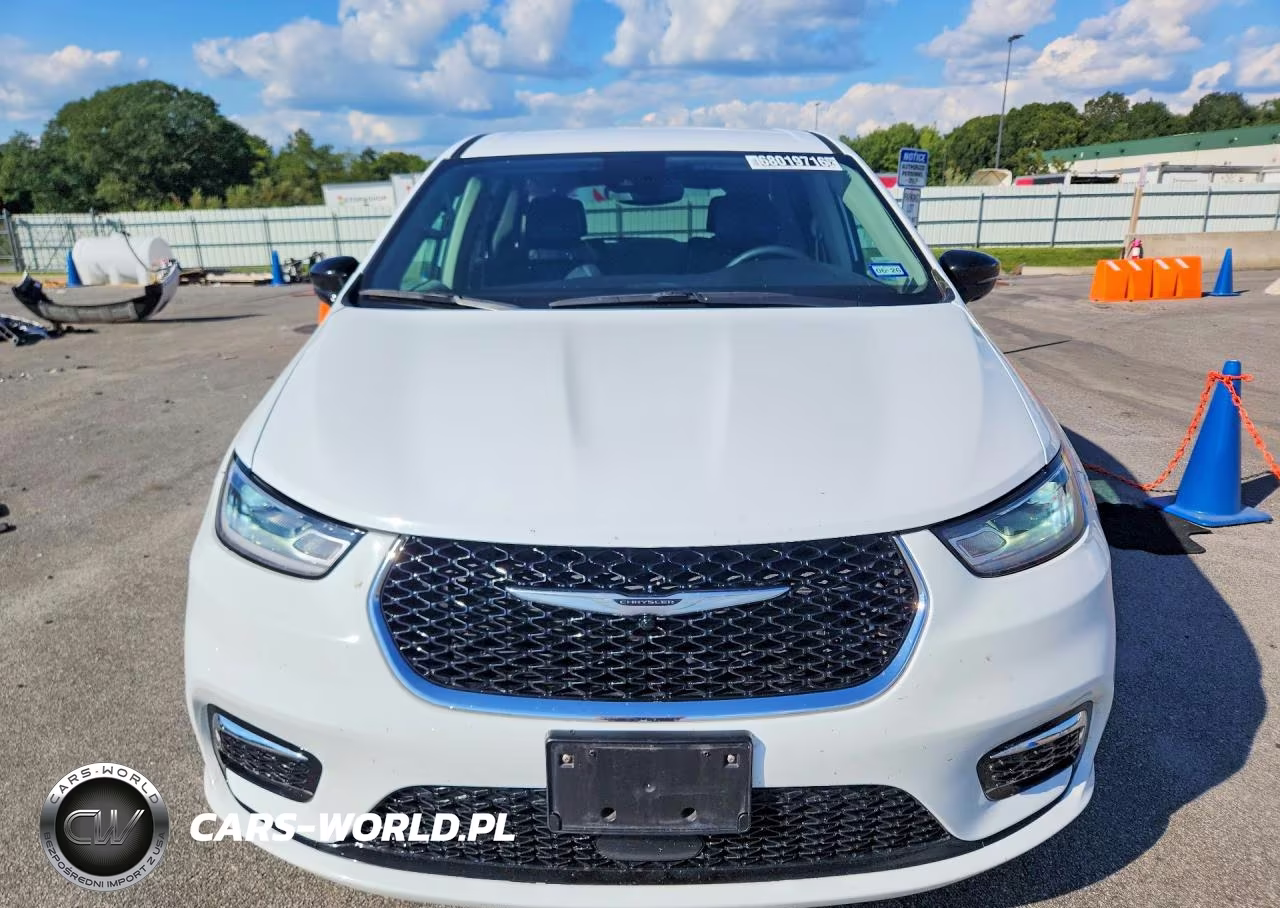2024 Chrysler Pacifica Touring L VIN:2C4RC1BG3RR182276 - 5