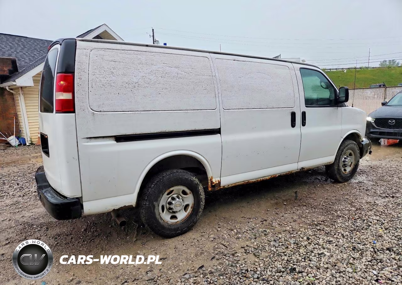 2013 Chevrolet Express 2500 Cargo Delivery Van VIN:1GCWGFCA4D1135821 - 3