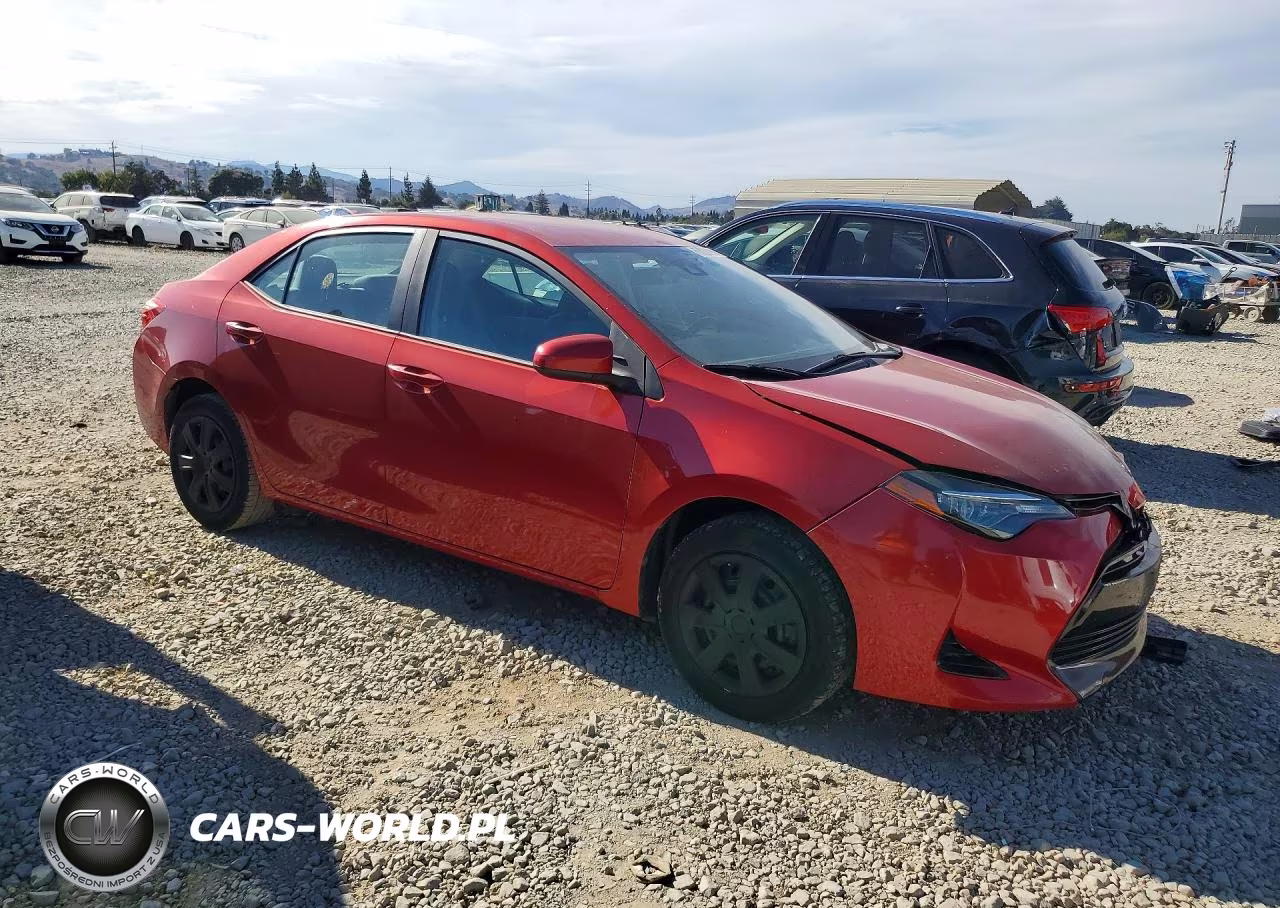 2018 Toyota Corolla Le VIN:5YFBURHE5JP843328 - 4