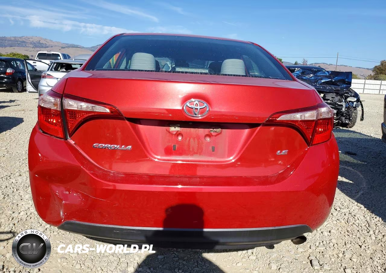 2018 Toyota Corolla Le VIN:5YFBURHE5JP843328 - 6