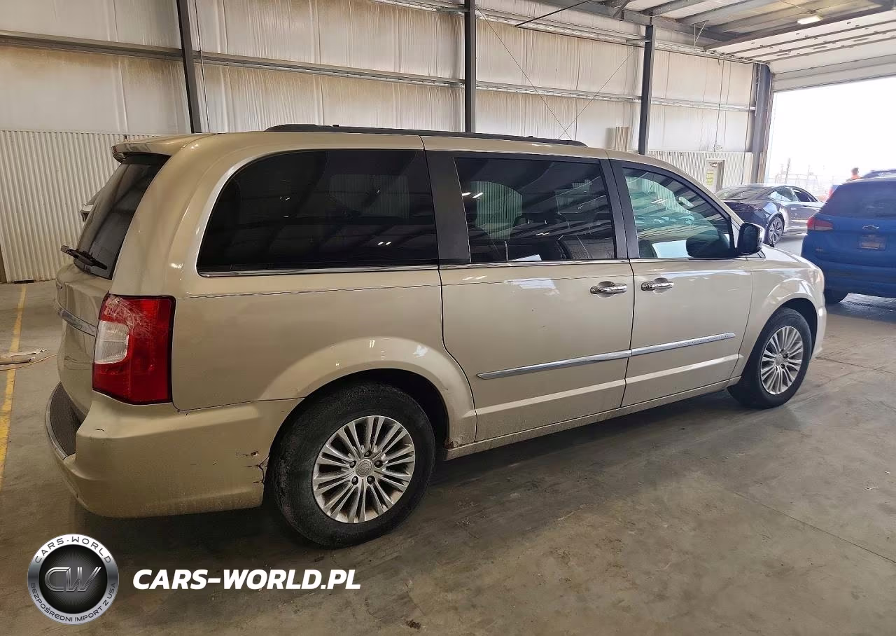 2013 Chrysler Town & Country Touring L VIN:2C4RC1CG1DR694724 - 3