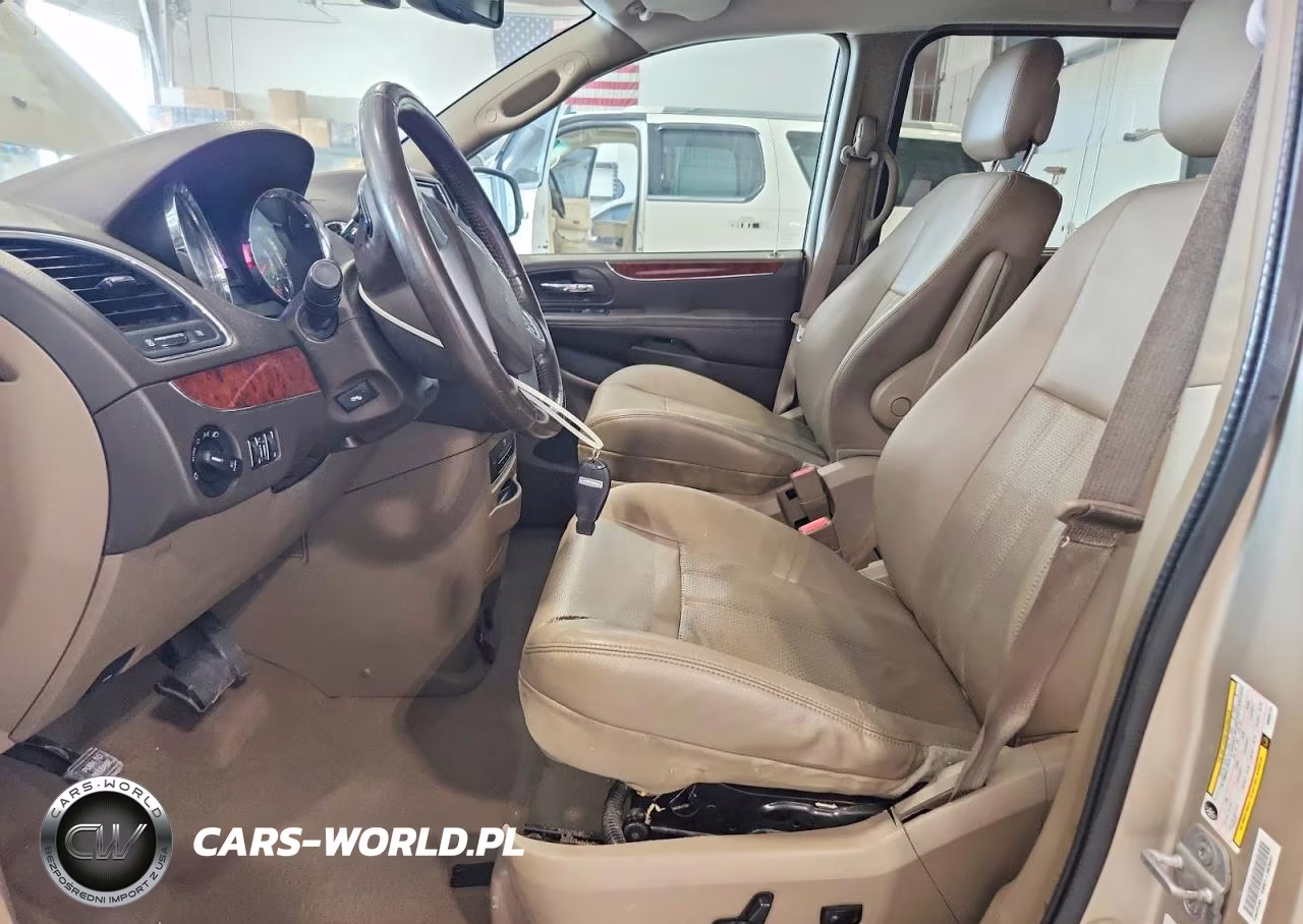 2013 Chrysler Town & Country Touring L VIN:2C4RC1CG1DR694724 - 7