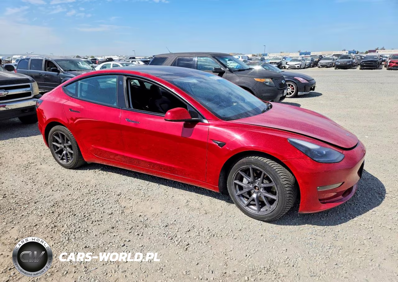 2022 Tesla Model 3 VIN:5YJ3E1EB6NF317899 - 4