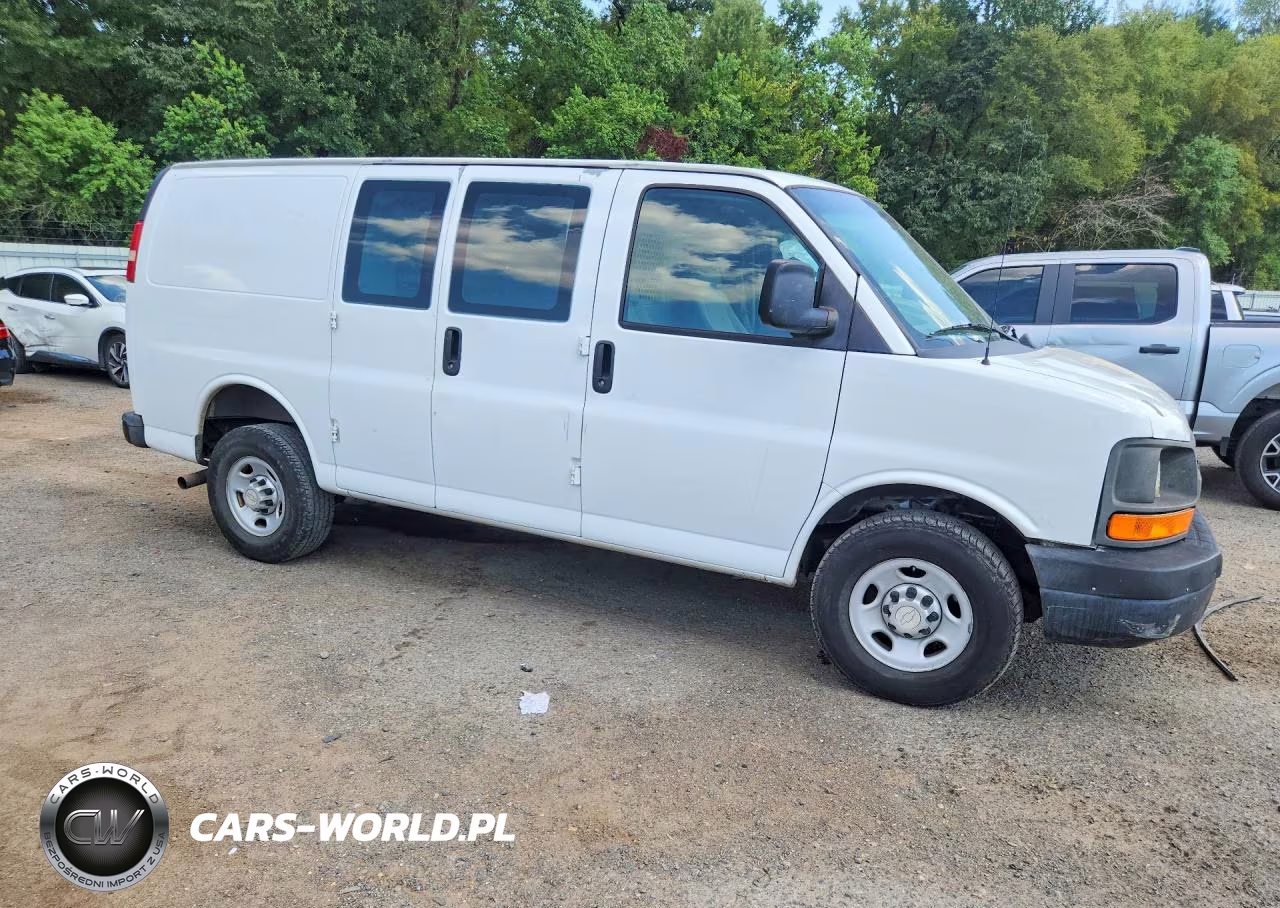 2015 Chevrolet Express G2500 VIN:1GCWGFCF2F1116280 - 4