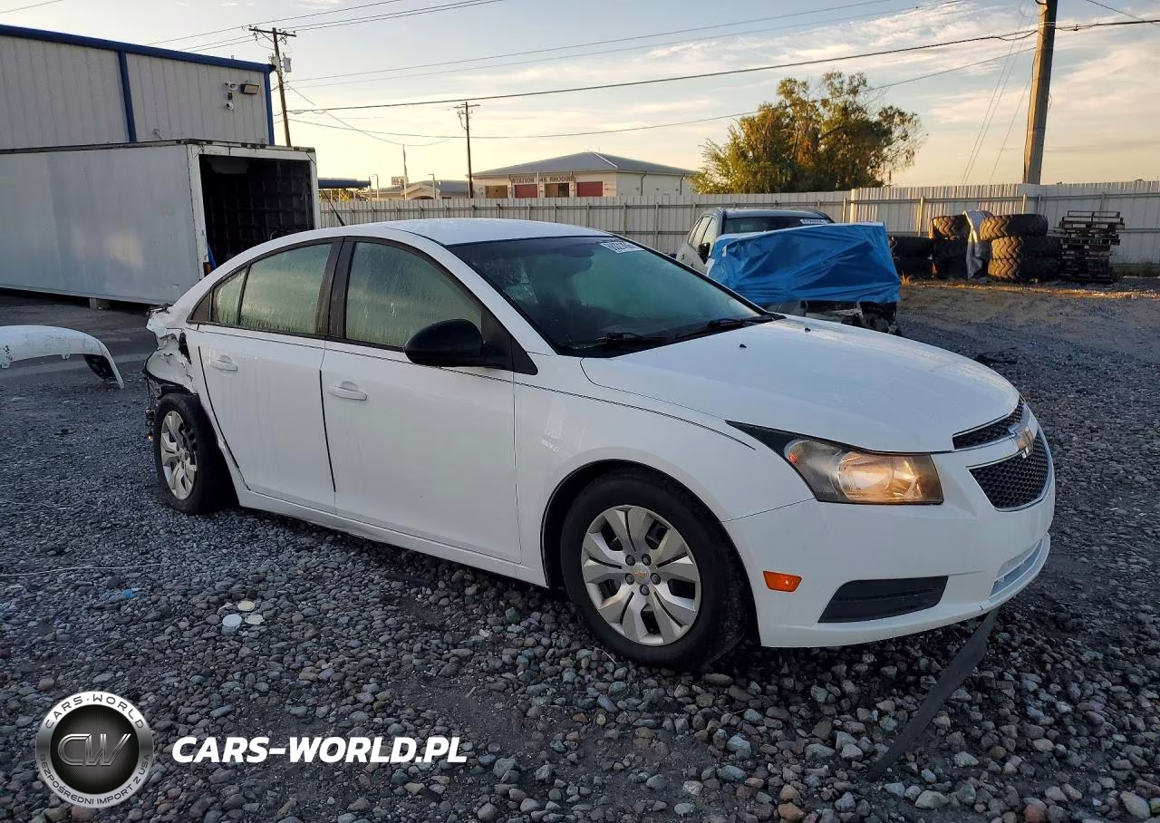 2014 Chevrolet Cruze Ls VIN:1G1PA5SH1E7471898 - 4
