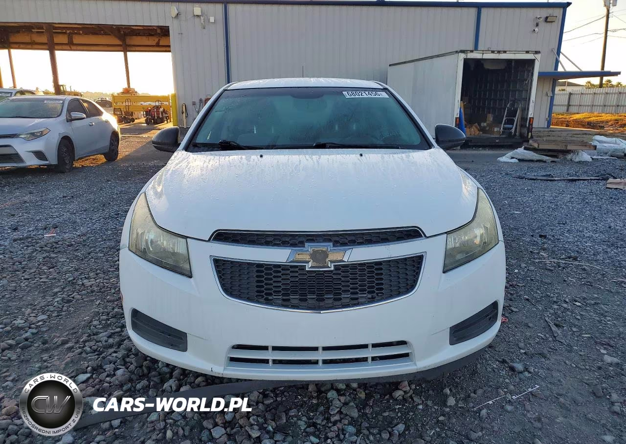 2014 Chevrolet Cruze Ls VIN:1G1PA5SH1E7471898 - 5