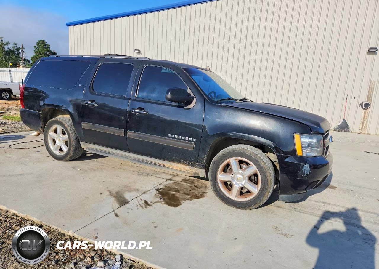 2013 Chevrolet Suburban C1500 Lt VIN:1GNSCJE00DR354916 - 4