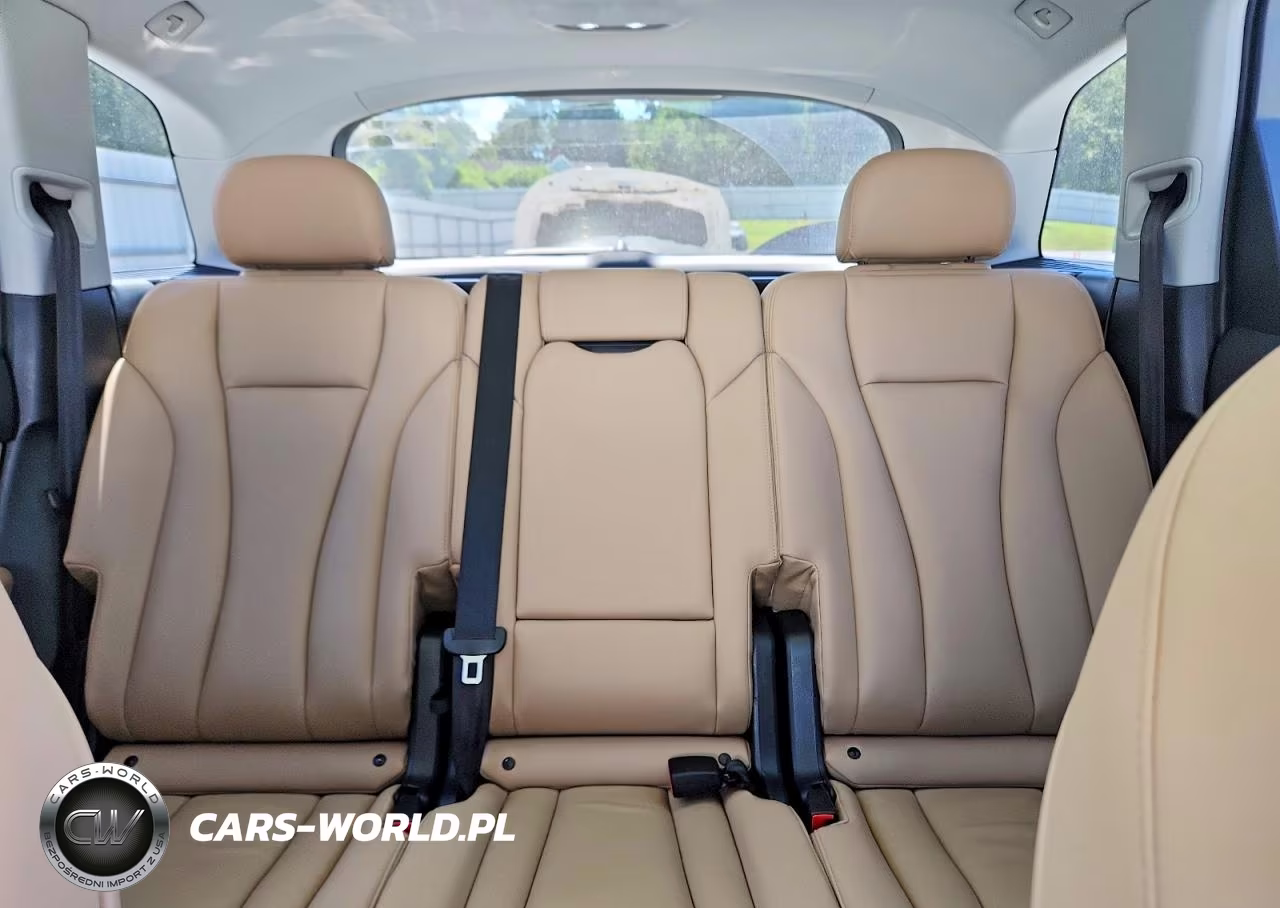 2020 Audi Q7 Premium VIN:WA1AXAF76LD000120 - 10