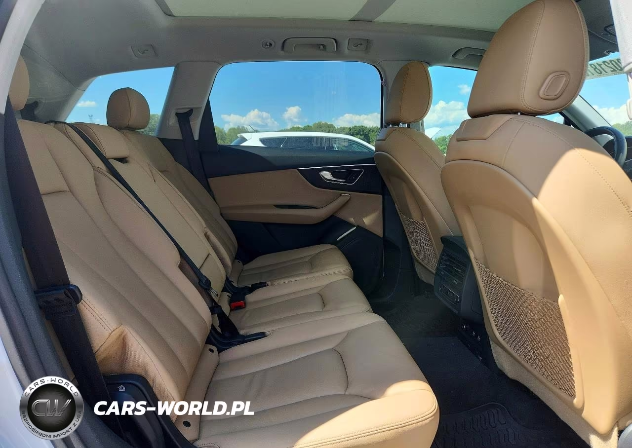 2020 Audi Q7 Premium VIN:WA1AXAF76LD000120 - 11