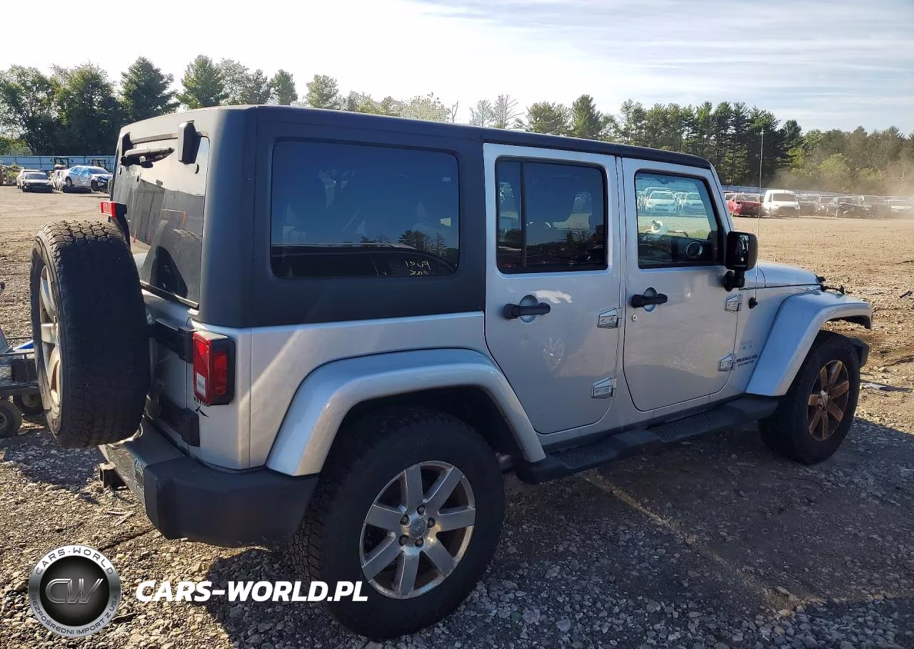 2012 Jeep Wrangler Unlimited Sahara VIN:1C4BJWEG7CL123005 - 3