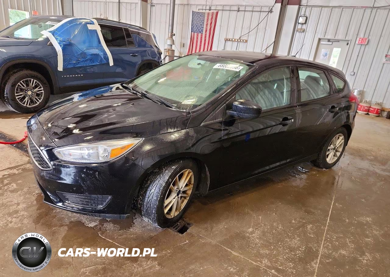 2018 Ford Focus Se VIN:1FADP3K24JL315290 - 1