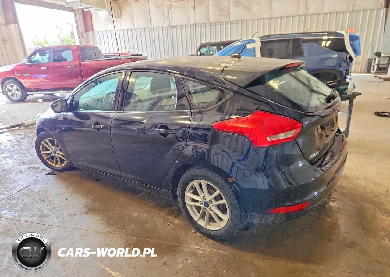 2018 Ford Focus Se VIN:1FADP3K24JL315290 - 2