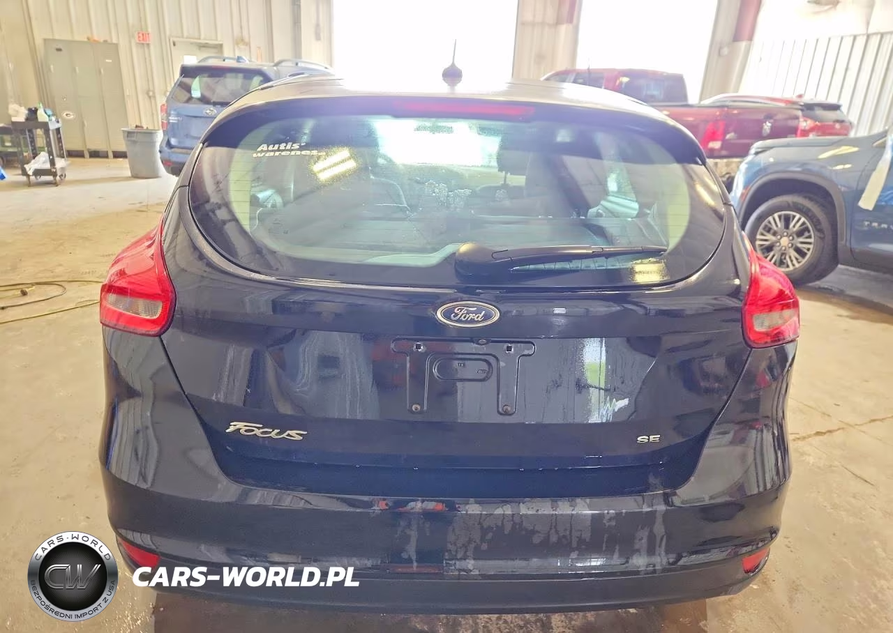 2018 Ford Focus Se VIN:1FADP3K24JL315290 - 6