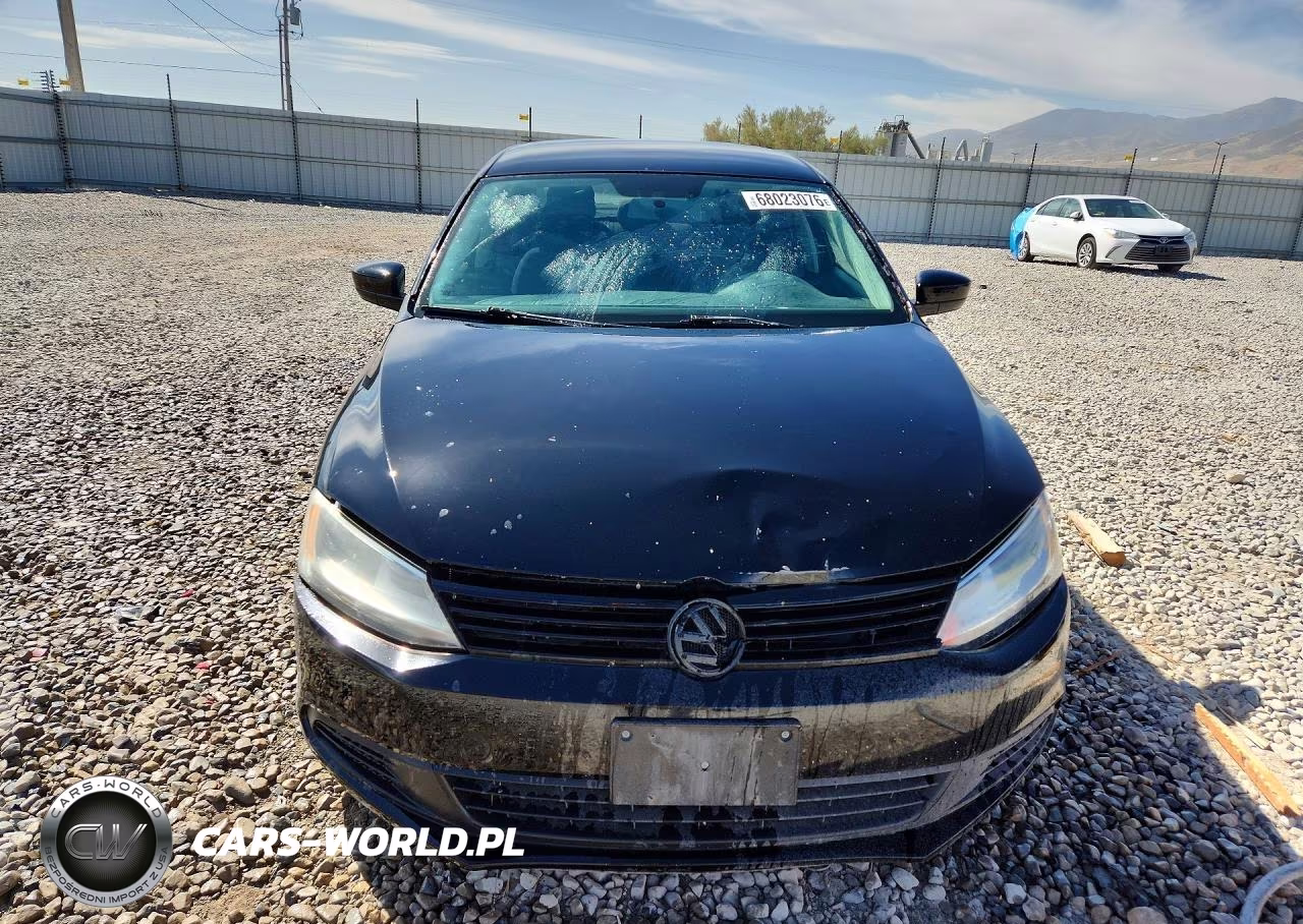 2012 Volkswagen Jetta Base VIN:3VW2K7AJ9CM372079 - 5