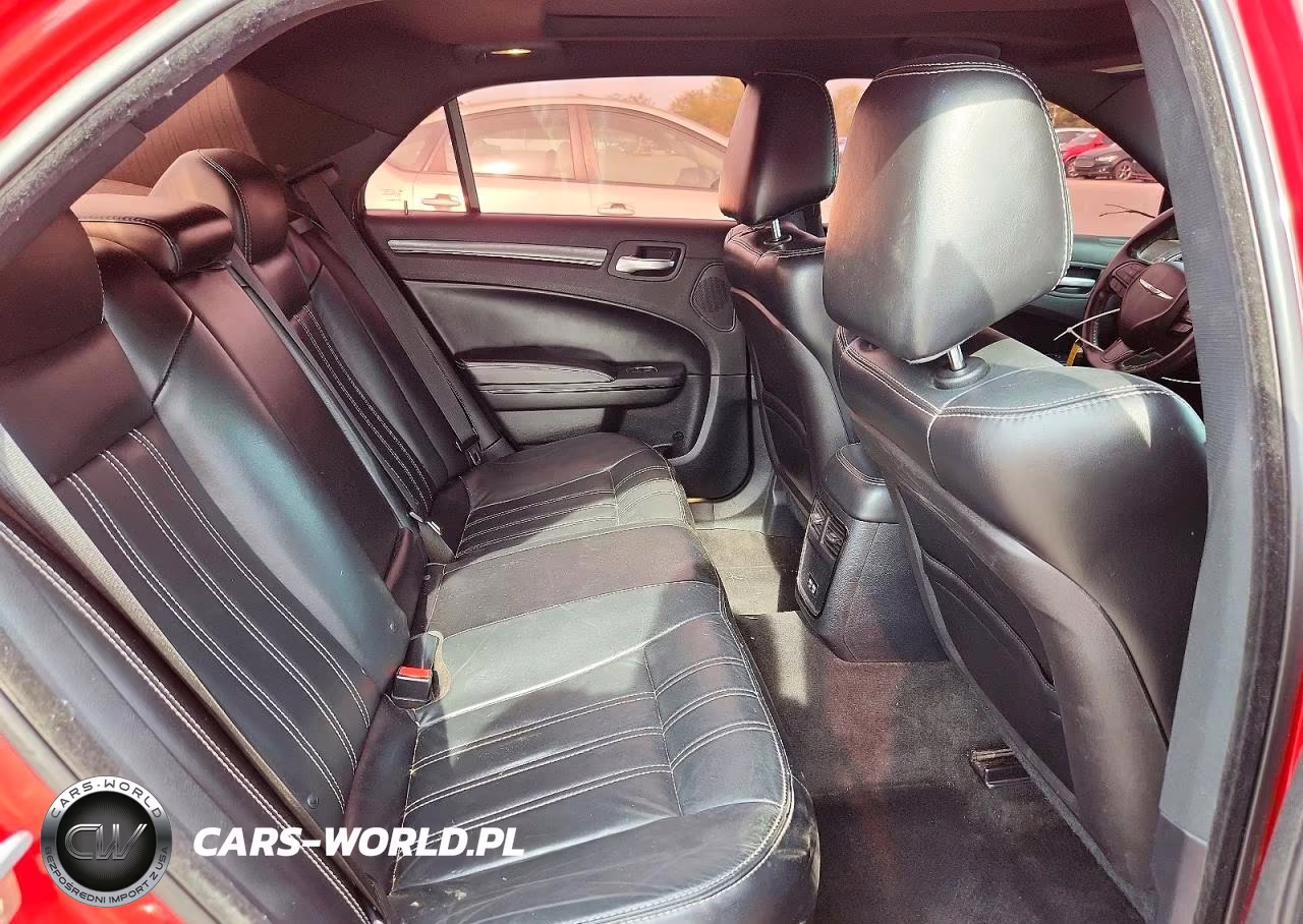 2015 Chrysler 300 S VIN:2C3CCABG5FH894008 - 10