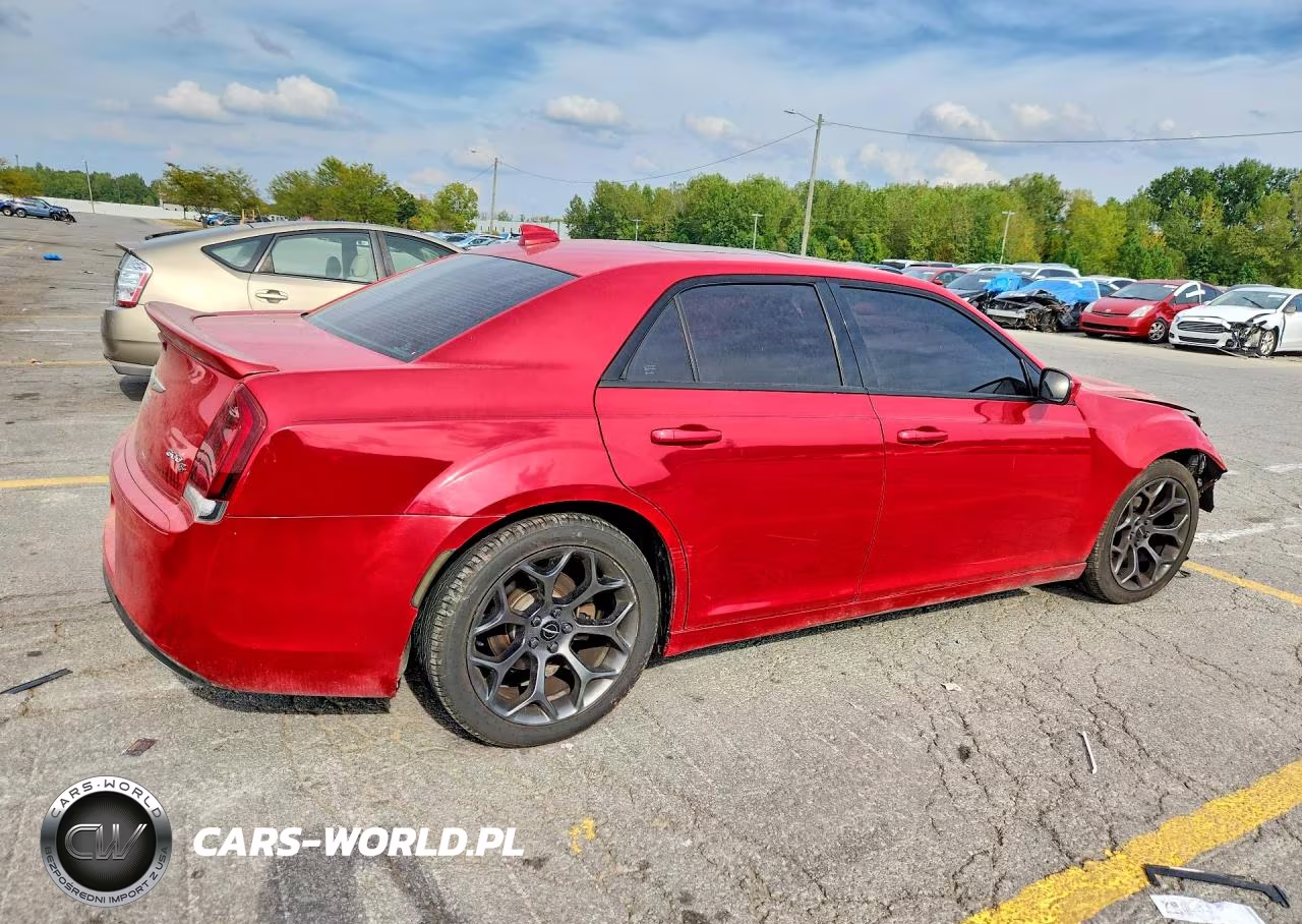 2015 Chrysler 300 S VIN:2C3CCABG5FH894008 - 3