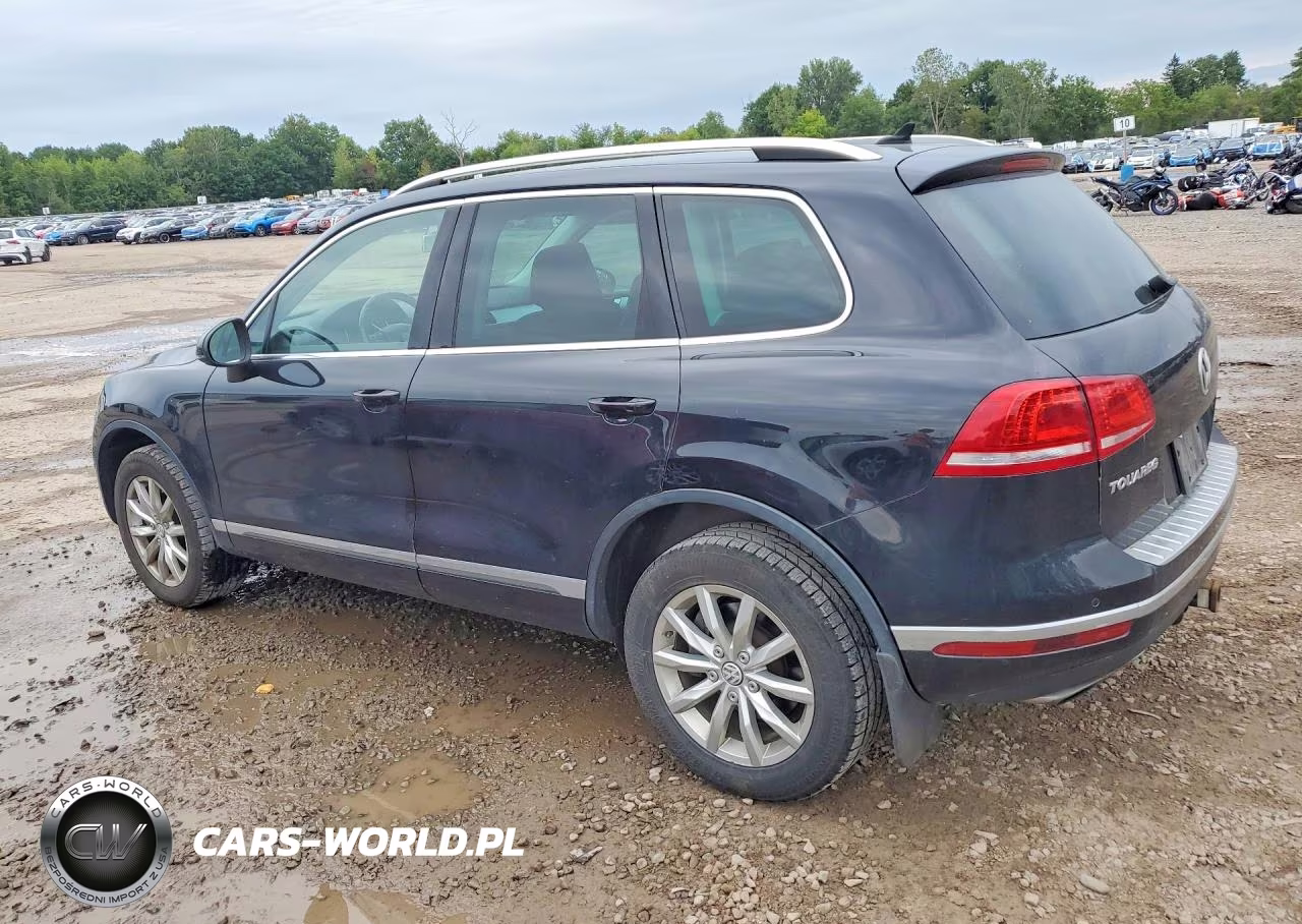2016 Volkswagen Touareg Sport VIN:WVGEF9BP2GD011535 - 2