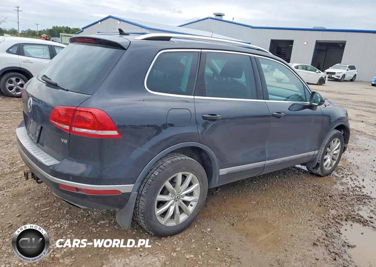 2016 Volkswagen Touareg Sport VIN:WVGEF9BP2GD011535 - 3