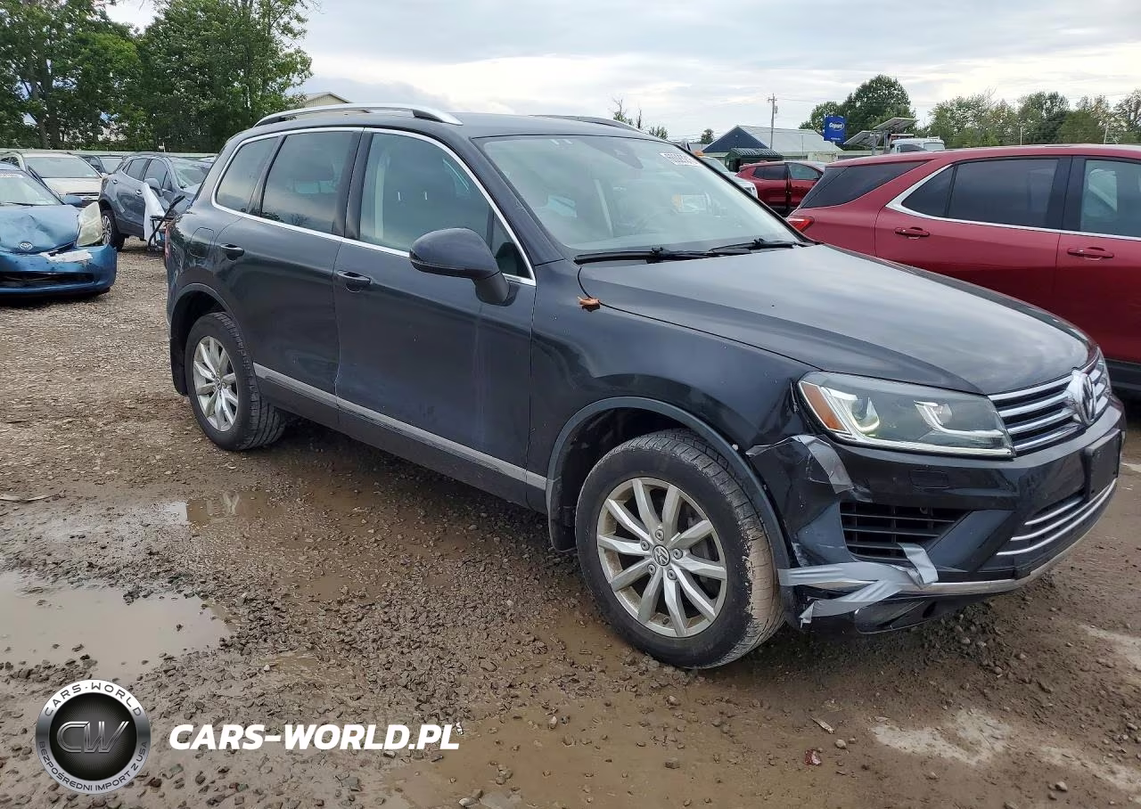 2016 Volkswagen Touareg Sport VIN:WVGEF9BP2GD011535 - 4