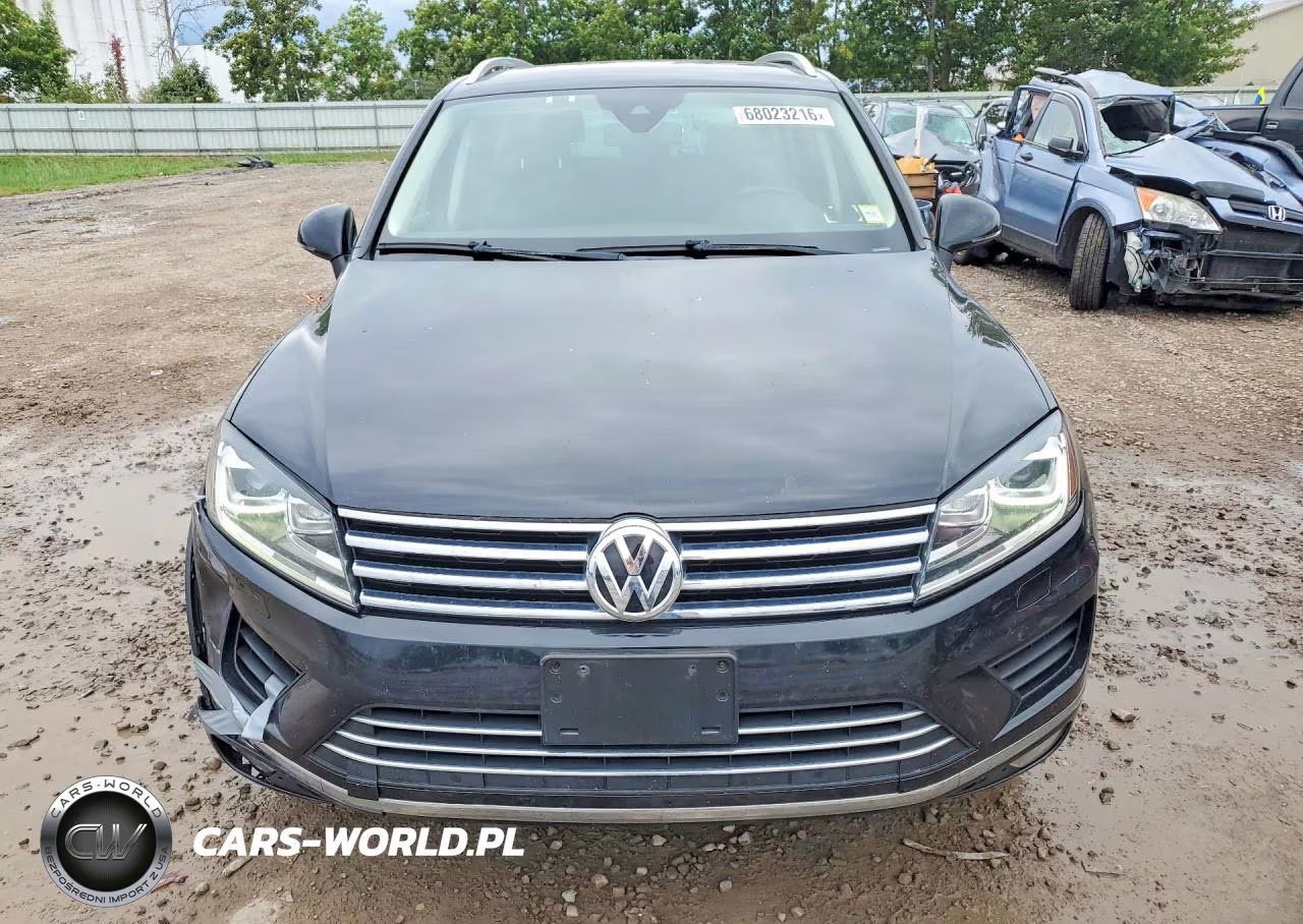 2016 Volkswagen Touareg Sport VIN:WVGEF9BP2GD011535 - 5