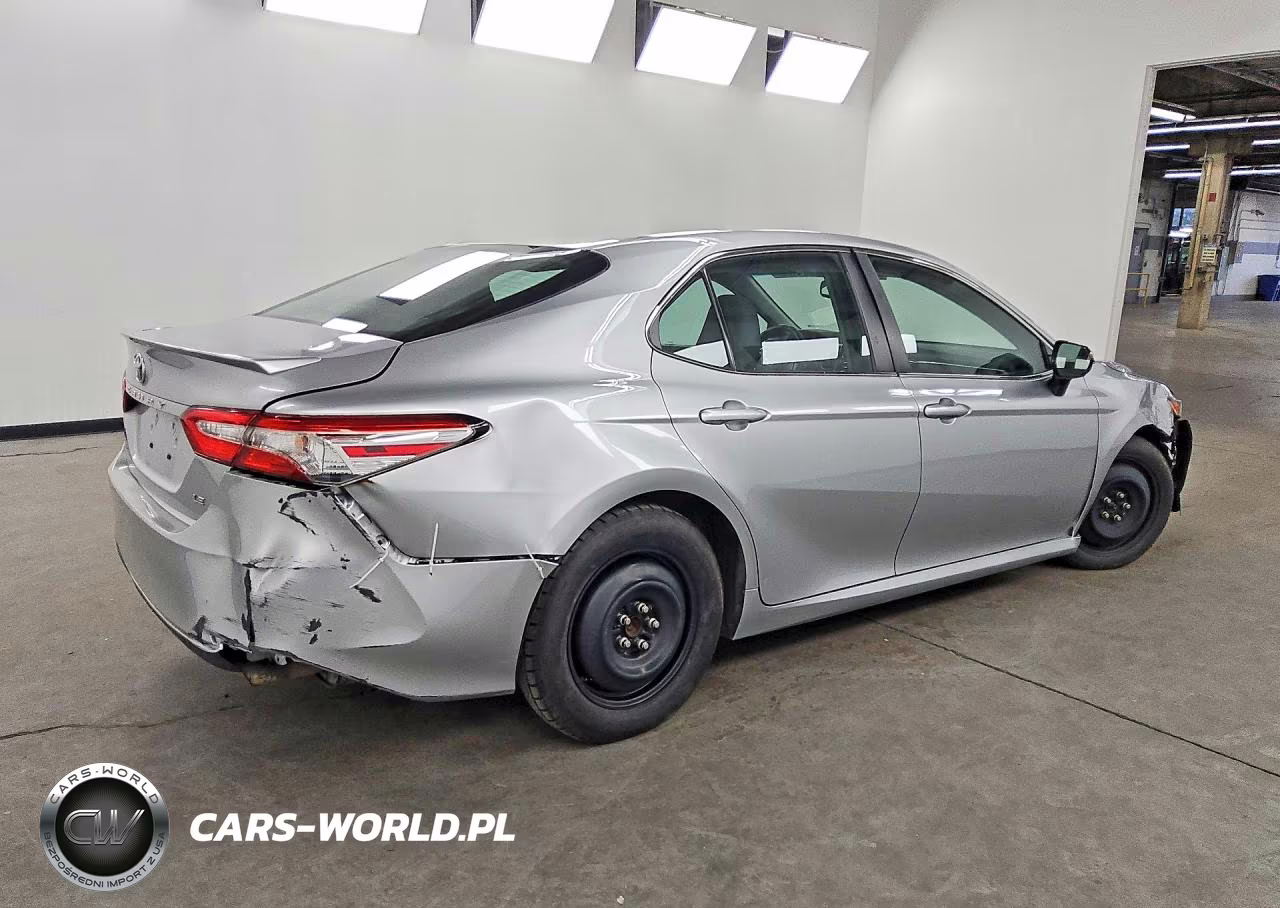 2018 Toyota Camry Le VIN:4T1B11HK5JU048956 - 3