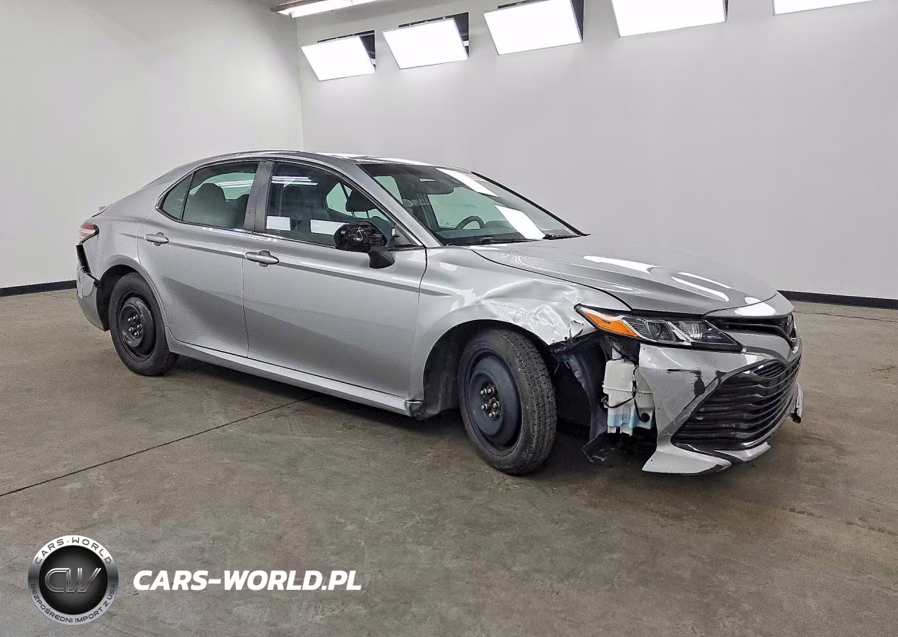 2018 Toyota Camry Le VIN:4T1B11HK5JU048956 - 4