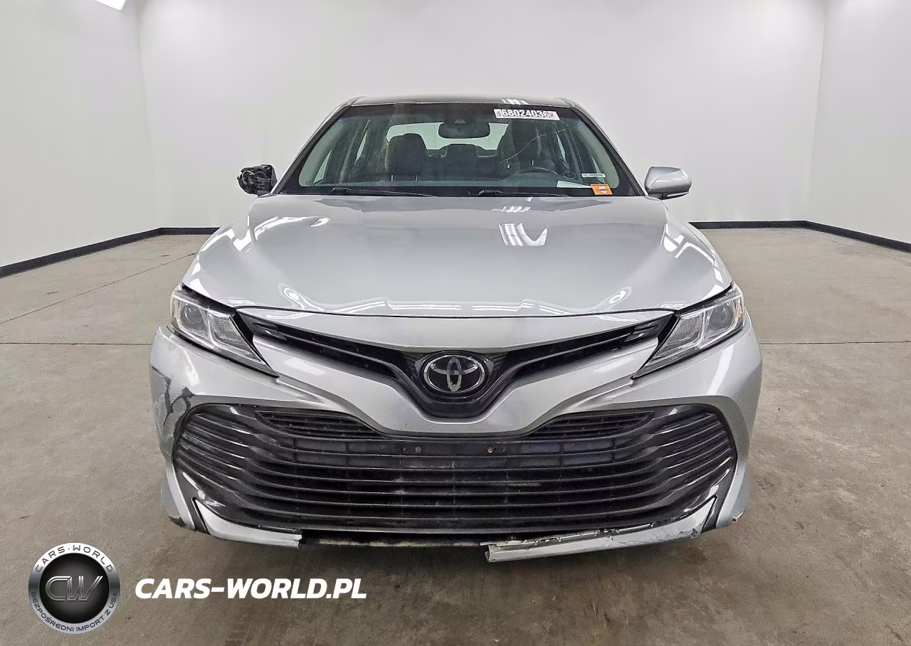 2018 Toyota Camry Le VIN:4T1B11HK5JU048956 - 5