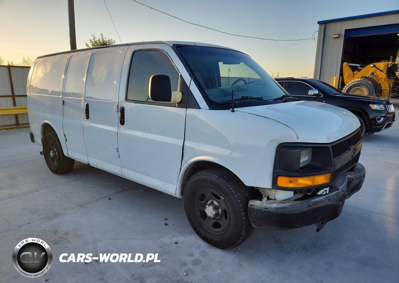 2007 Chevrolet Express 1500 Delivery Van VIN:1GCFG15X271157177 - 4