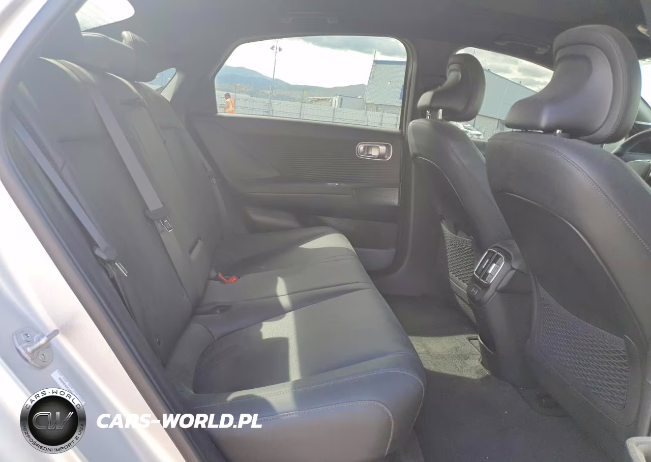 2025 Hyundai Ioniq 6 Limited VIN:KMHM54AC9SA089482 - 10