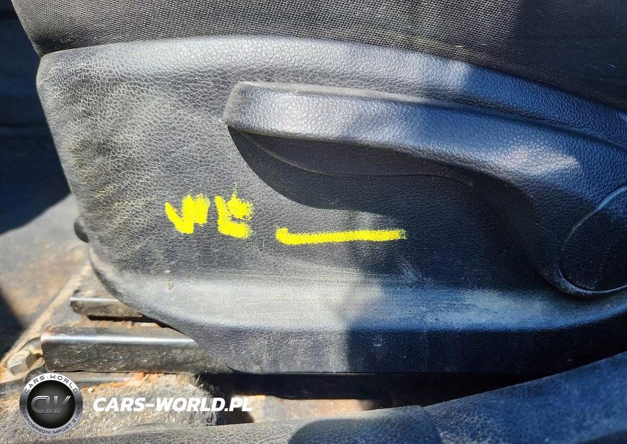 2018 Kia Forte Lx VIN:3KPFK4A71JE241646 - 12