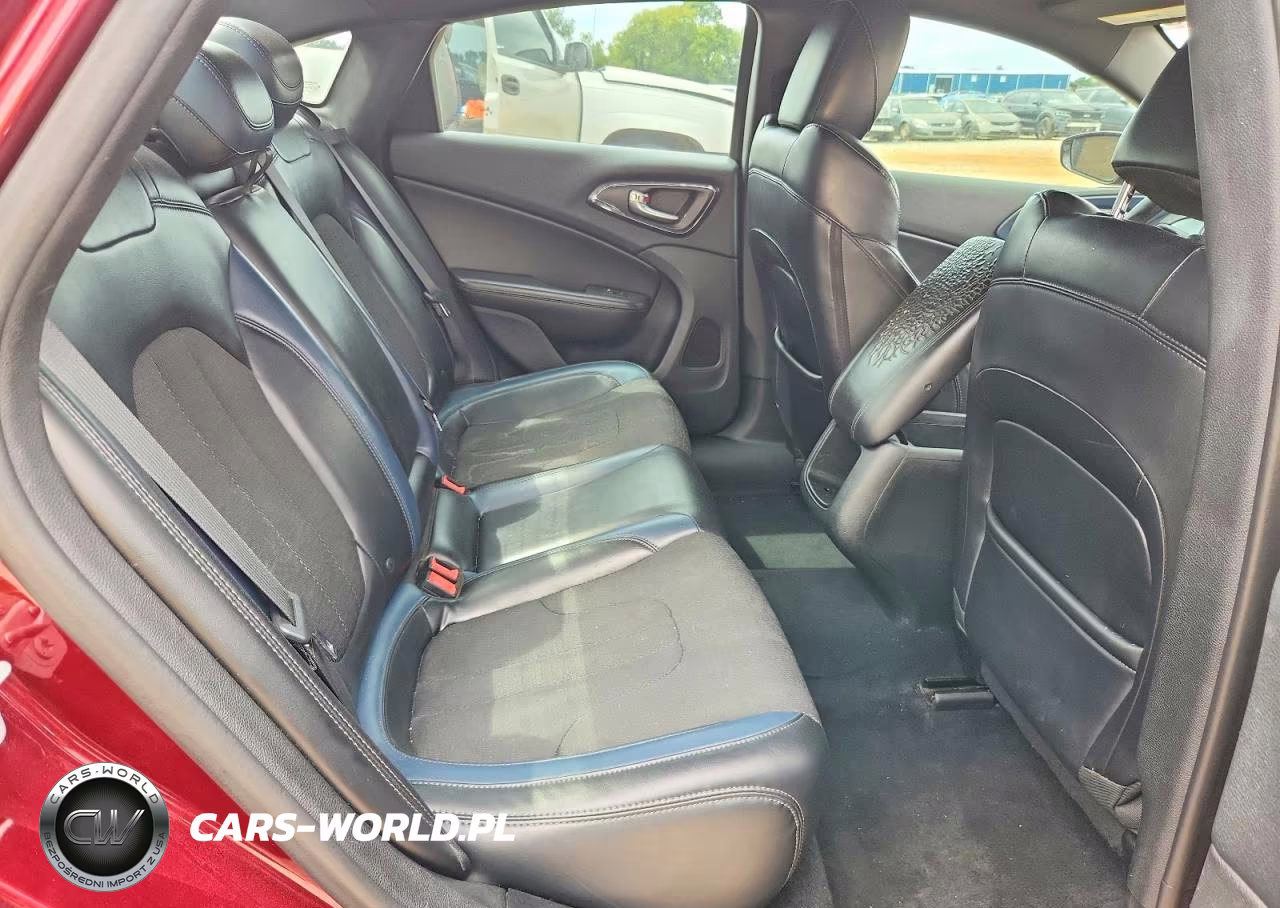 2015 Chrysler 200 S VIN:1C3CCCBB7FN613091 - 10