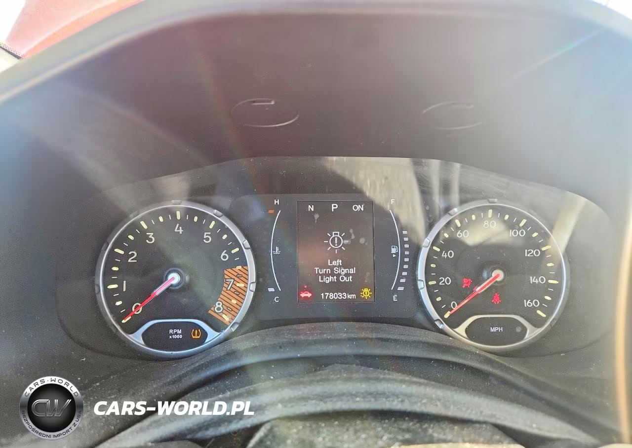 2020 Jeep Renegade Latitude VIN:ZACNJABB0LPL19840 - 9