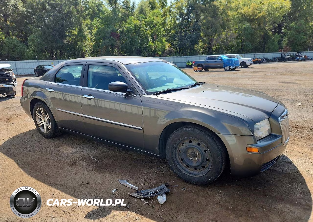 2008 Chrysler 300 Lx VIN:2C3KA43R18H210545 - 4