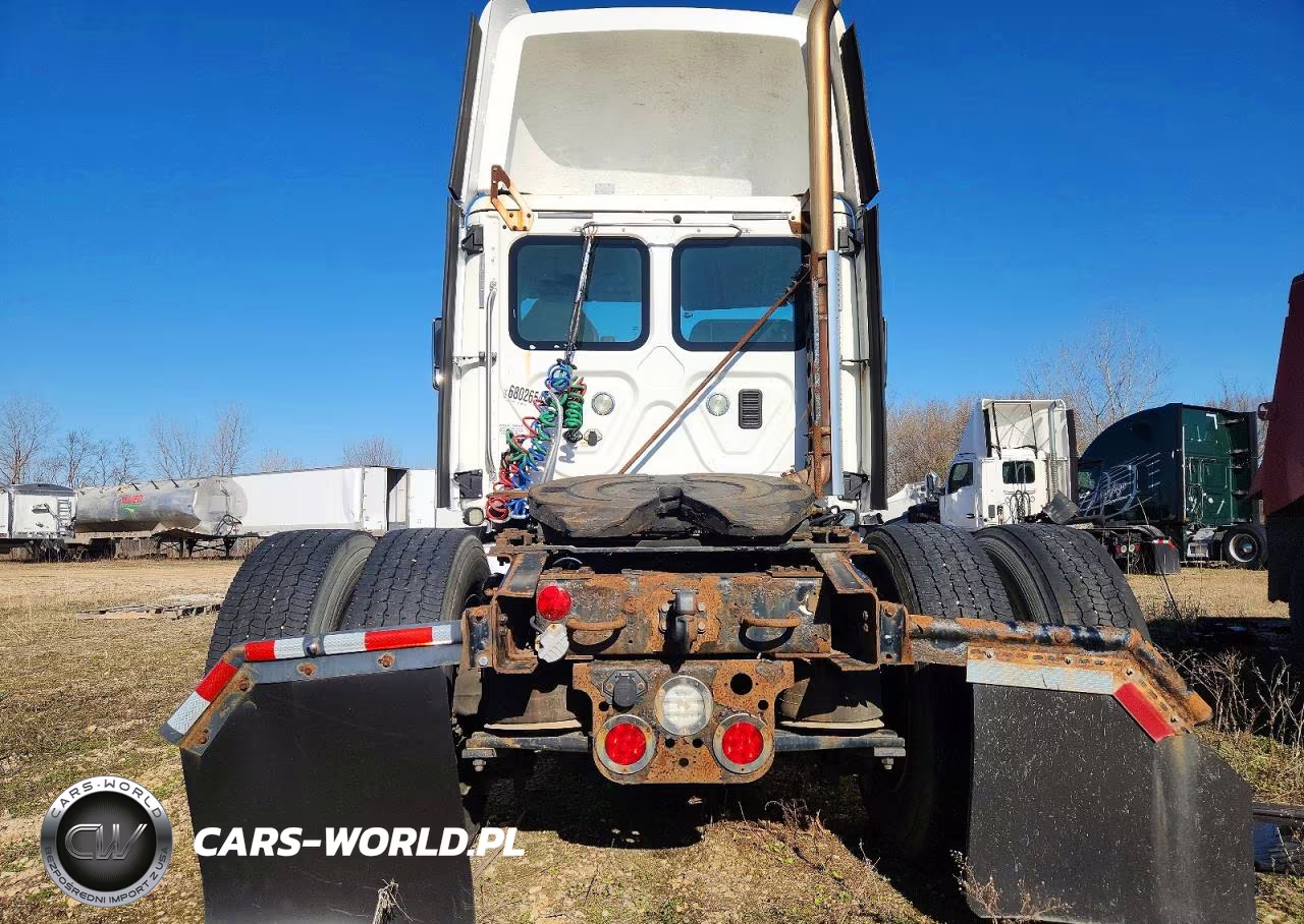 2016 Freightliner Cascadia Semi Truck VIN:1FUBGEDV2GLHC5638 - 10