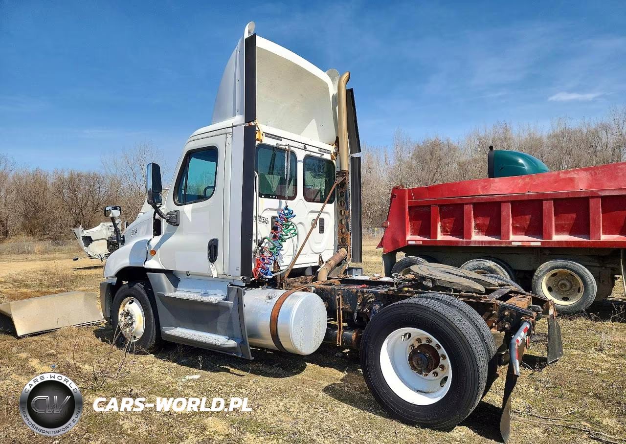 2016 Freightliner Cascadia Semi Truck VIN:1FUBGEDV2GLHC5638 - 3