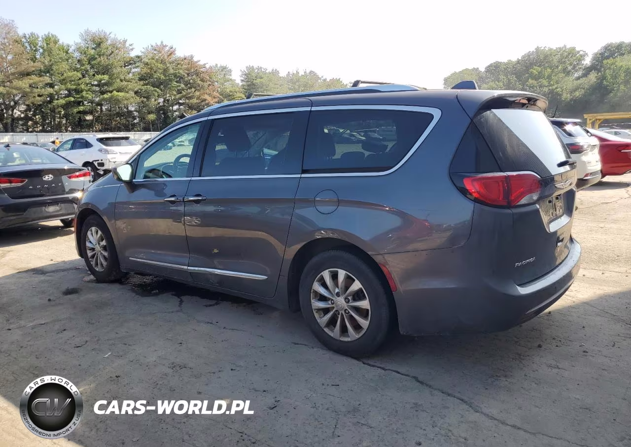 2018 Chrysler Pacifica Touring L VIN:2C4RC1BG5JR317889 - 2