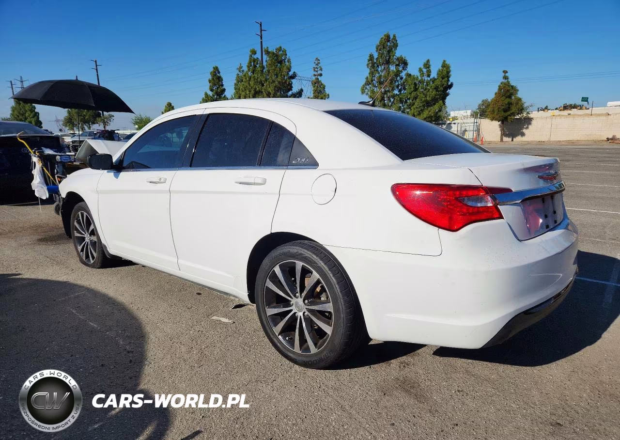 2011 Chrysler 200 S VIN:1C3BC8FG7BN611205 - 2