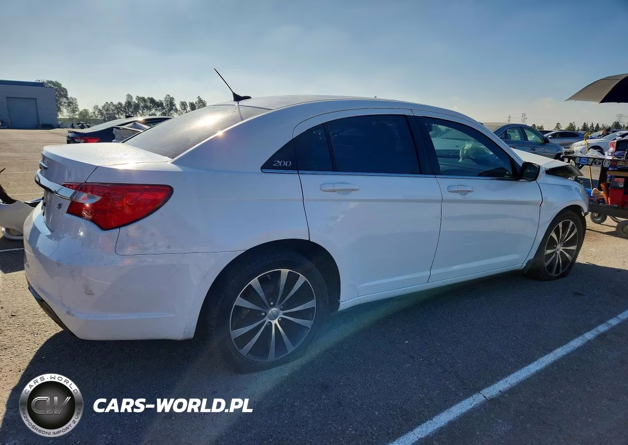 2011 Chrysler 200 S VIN:1C3BC8FG7BN611205 - 3