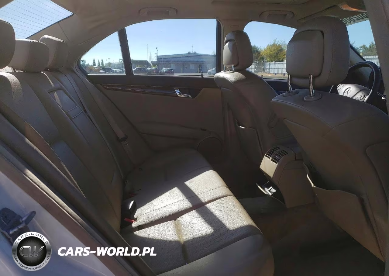 2011 Mercedes-Benz C 300 VIN:WDDGF5EB5BR176597 - 10