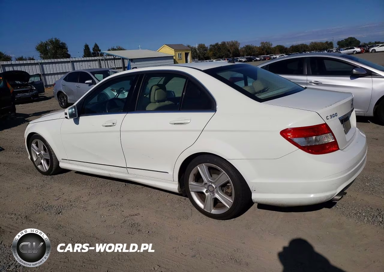 2011 Mercedes-Benz C 300 VIN:WDDGF5EB5BR176597 - 2