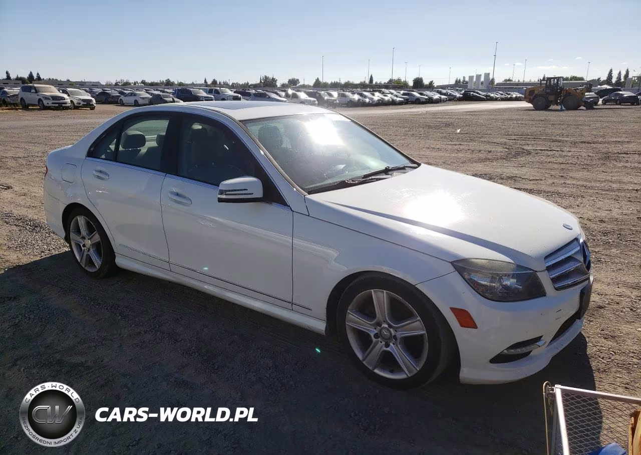 2011 Mercedes-Benz C 300 VIN:WDDGF5EB5BR176597 - 4