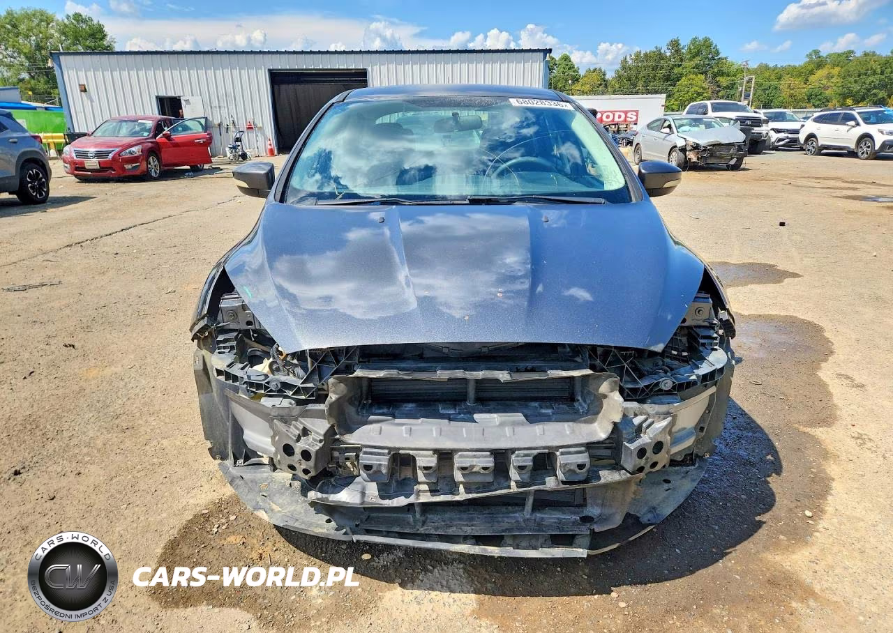 2016 Ford Focus Se VIN:1FADP3F22GL374549 - 5