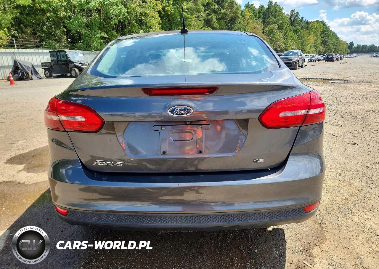 2016 Ford Focus Se VIN:1FADP3F22GL374549 - 6