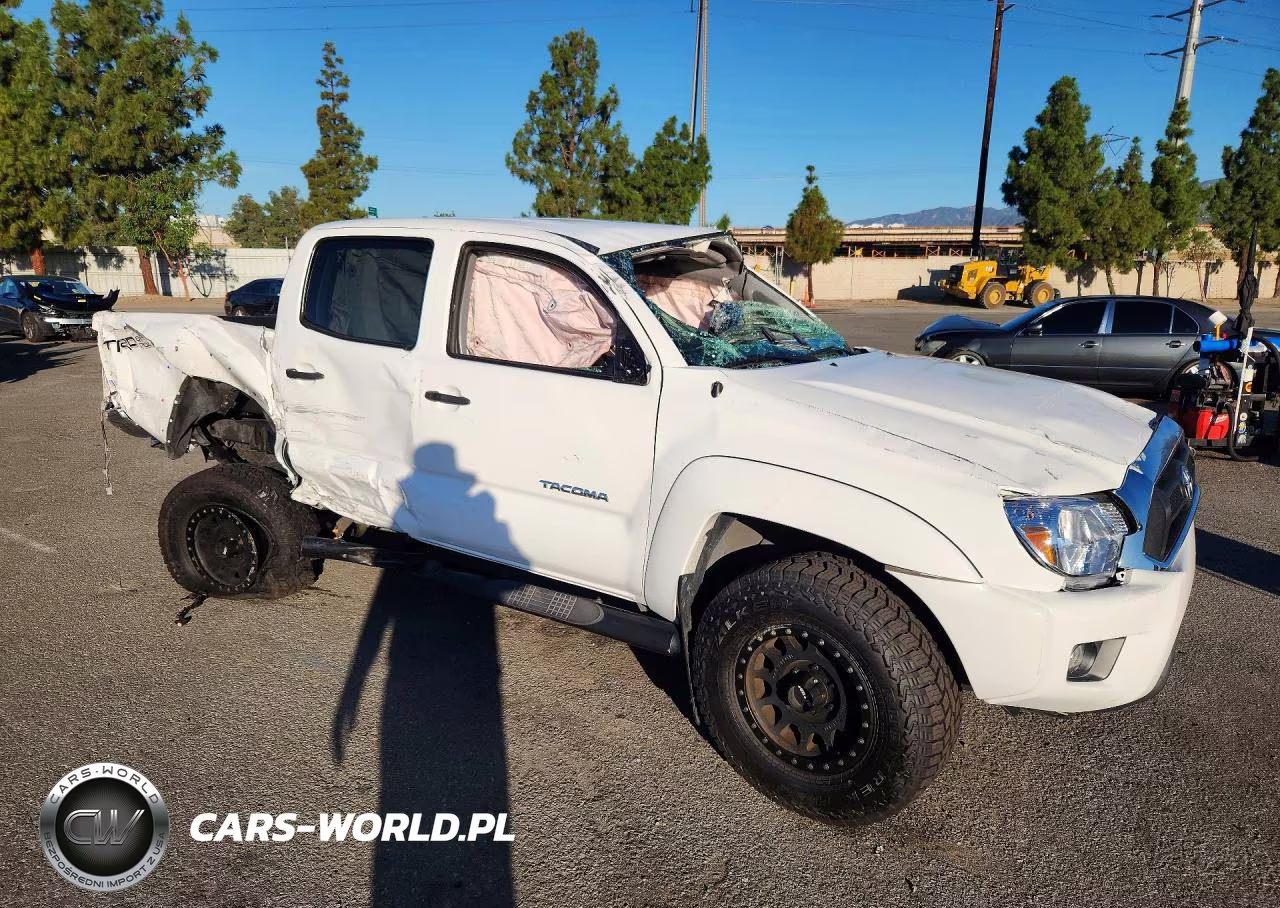 2015 Toyota Tacoma V6 VIN:3TMLU4EN2FM169603 - 4