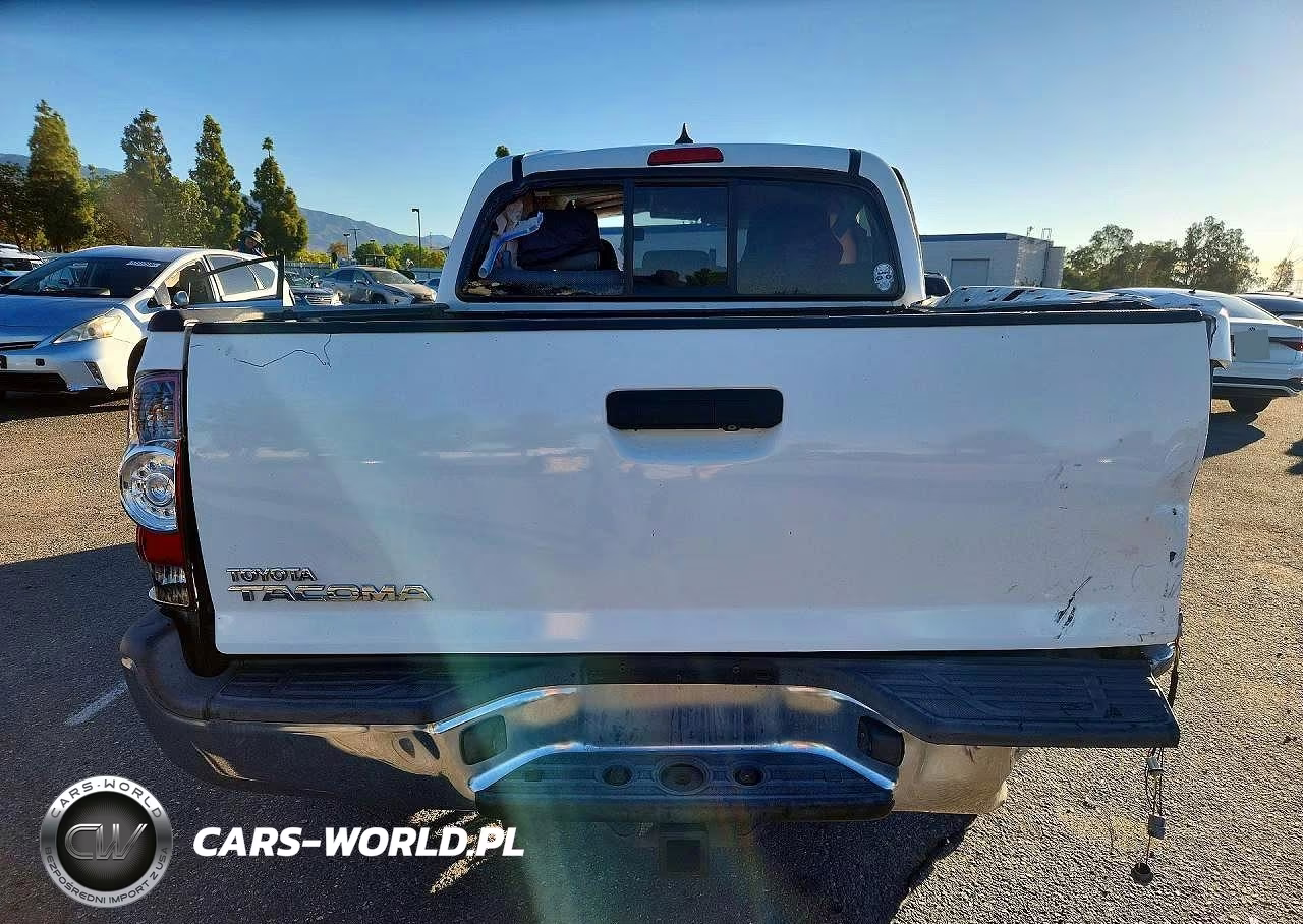 2015 Toyota Tacoma V6 VIN:3TMLU4EN2FM169603 - 6