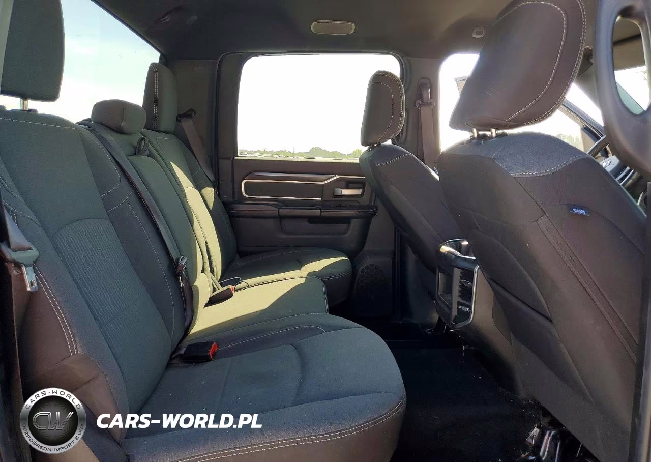 2023 Ram 2500 Big Horn VIN:3C6UR5DL6PG505465 - 10